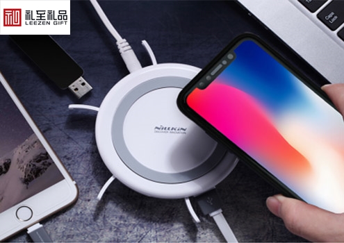 定制年會禮品送移動電源的四大優(yōu)勢